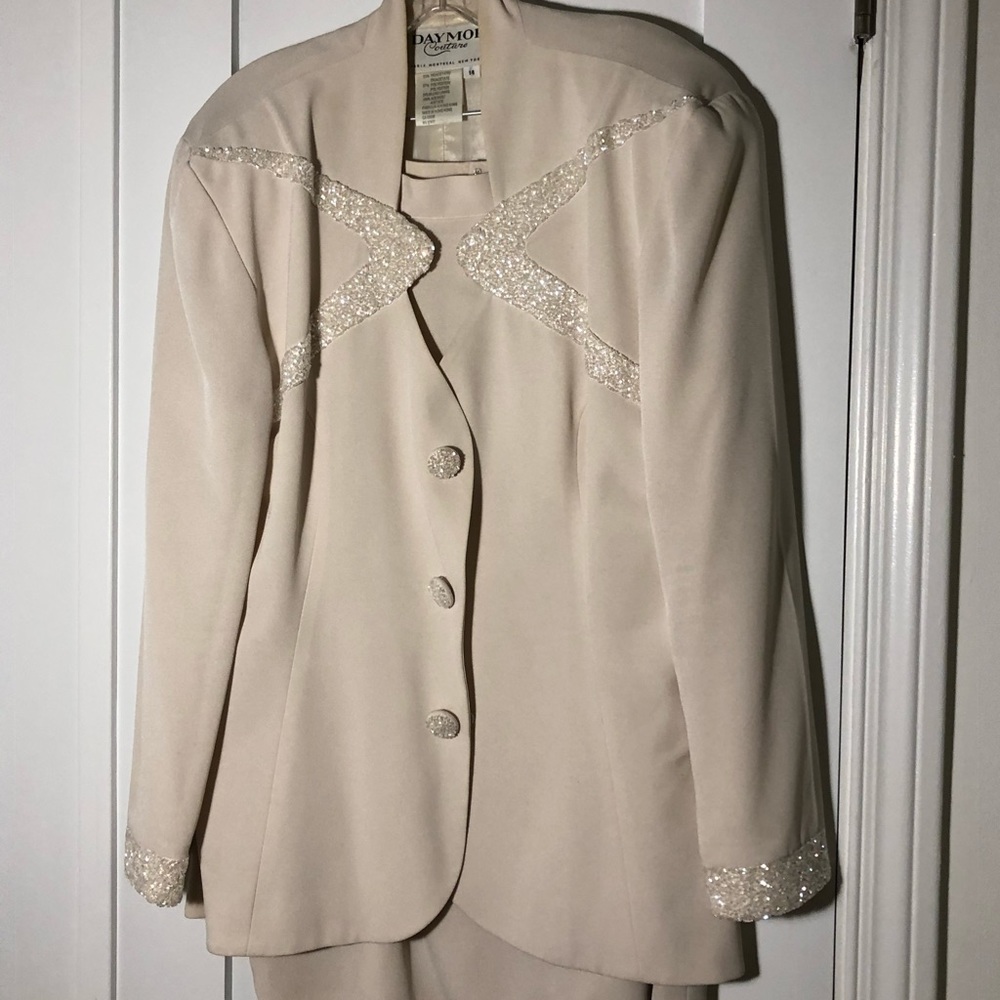 Fitted evening suit w/ 3/4 skirt